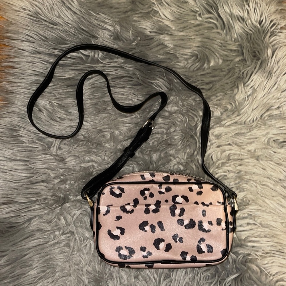 Cross body leopard bag